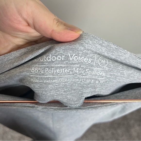 OUTDOOR VOICES LEGGINGS IN LIGHT GREY SIZE MEDIUM - Picture 13 of 13